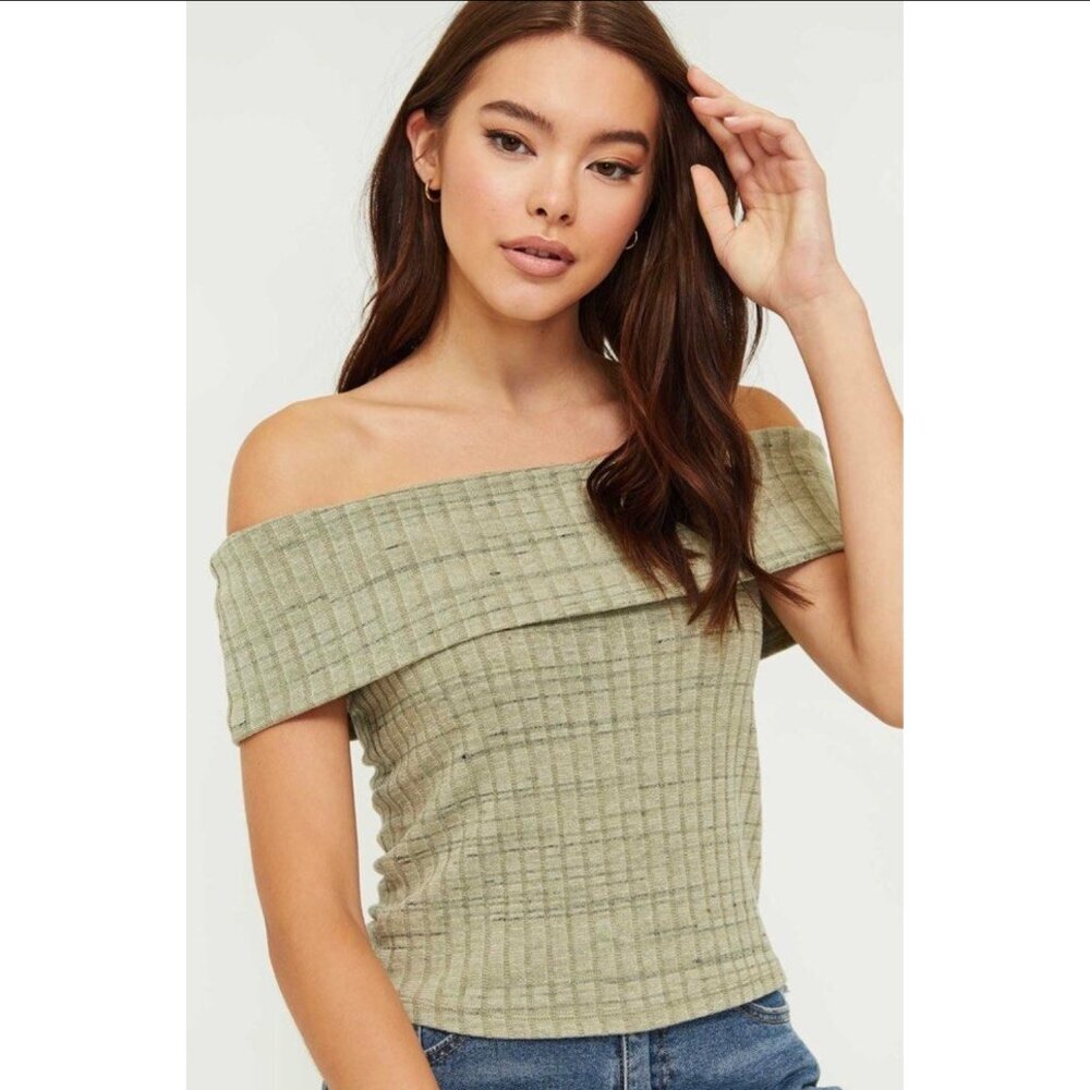 NWOT Ardene Off the Shoulder Ribbed Fitted Shirt Top Women's Size Small